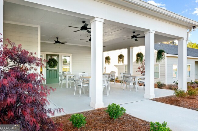 Building Photo - 705 Charles Hardy Pky