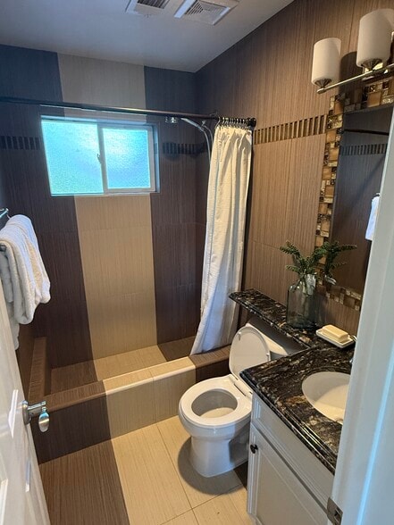 Bathroom 2 - 707 Matadero Ave