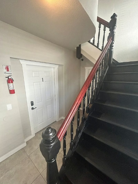 Building Photo - 1001 N Elm St