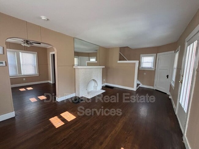 Building Photo - 135 Gramont Ave