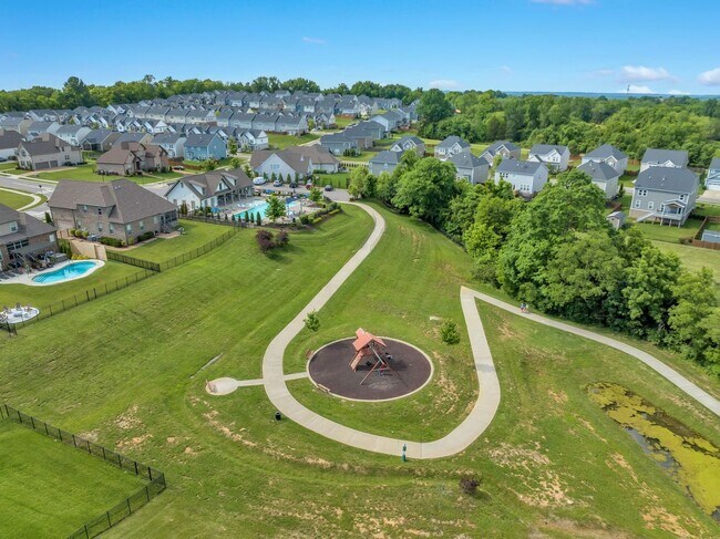 Building Photo - FOR LEASE - 3 bed, 2.5 bath, 1679 sqft townhome