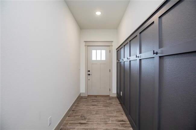 Building Photo - 108 White Oak St