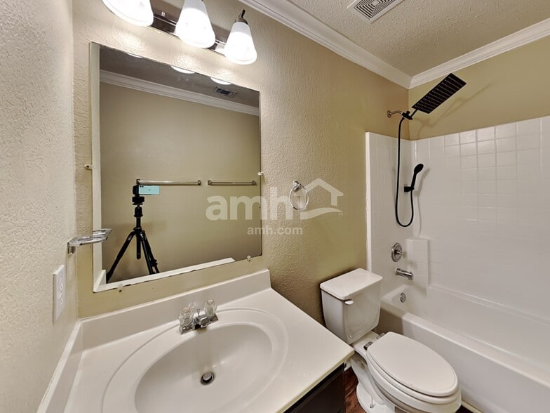 Building Photo - 8605 Arcadia Park Dr