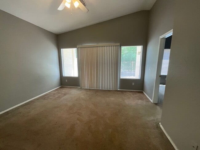 Building Photo - 951 S Tucana Ln
