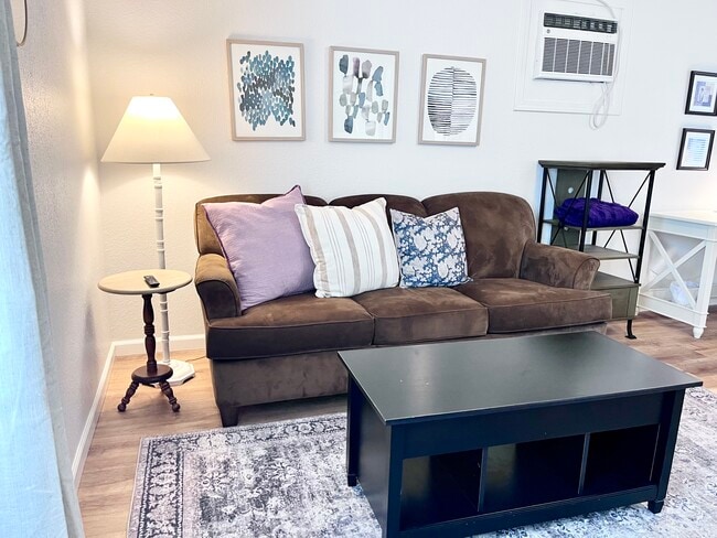 Building Photo - Rocky Court