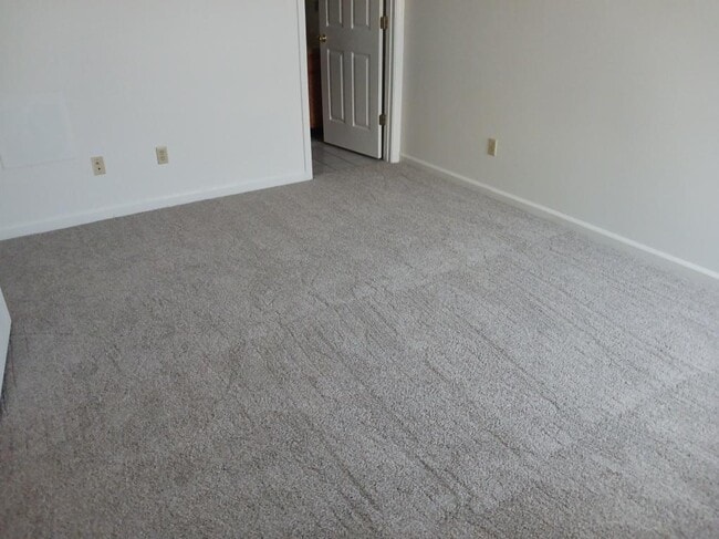 Building Photo - 2406 Meadow Spring Cir