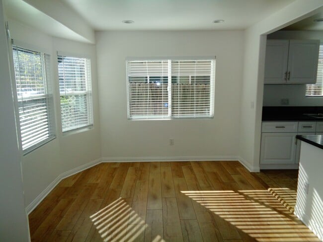 Building Photo - 2 Bedroom 1 Bath Remodeled House for Rent ...