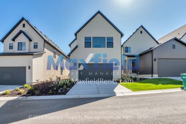 Building Photo - EV Friendly, Pool Access, Modern Luxury Sc...