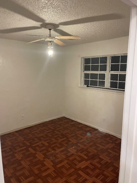 Building Photo - 10636 Wessex Dr