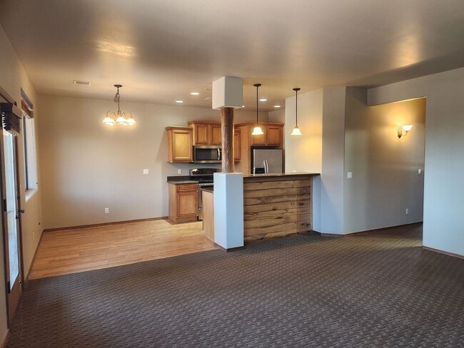 Building Photo - 200 E Malibu Dr