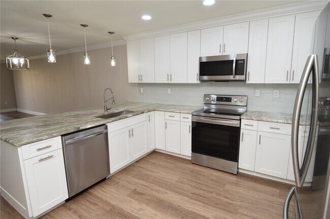 Building Photo - 6330 Grand Bahama Cir