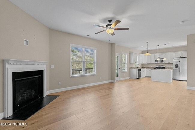 Building Photo - 204 Sandy Springs Rd