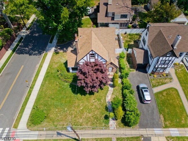 Building Photo - 217 Heywood Ave