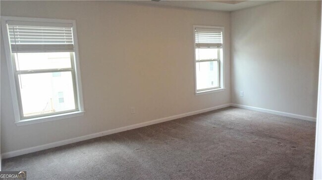 Building Photo - 3310 Reagan Way