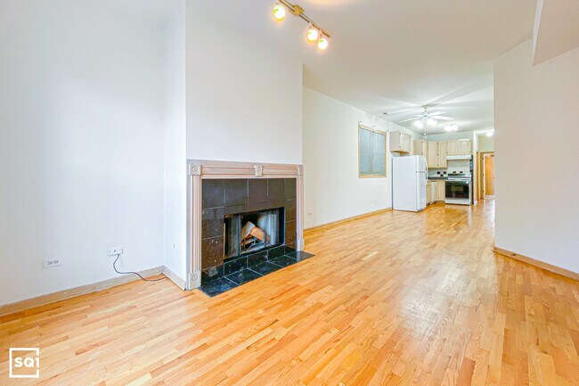 Building Photo - 1423 W Cortez St