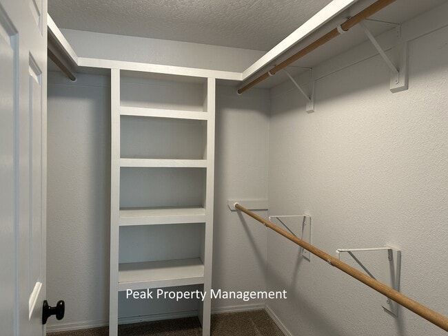 Building Photo - 3009 Ray Ave