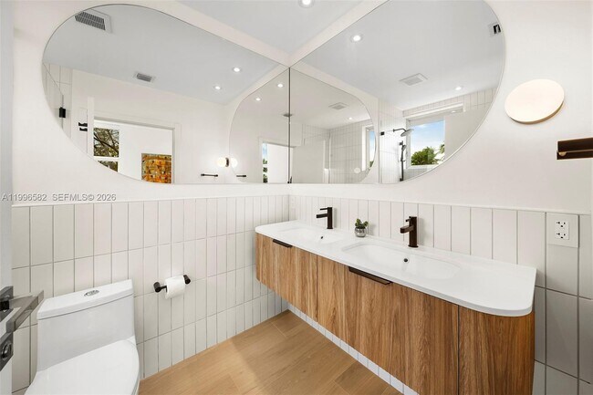 Building Photo - 600 76th St