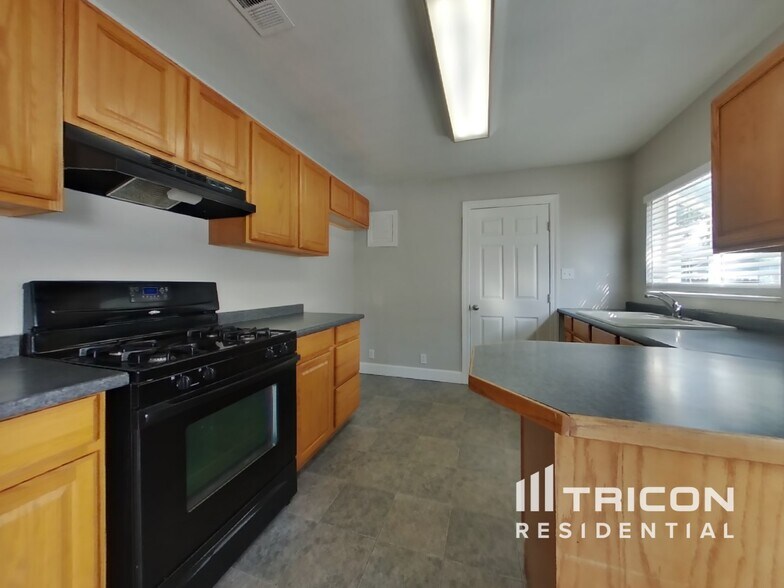 Building Photo - 904 Bidwell St