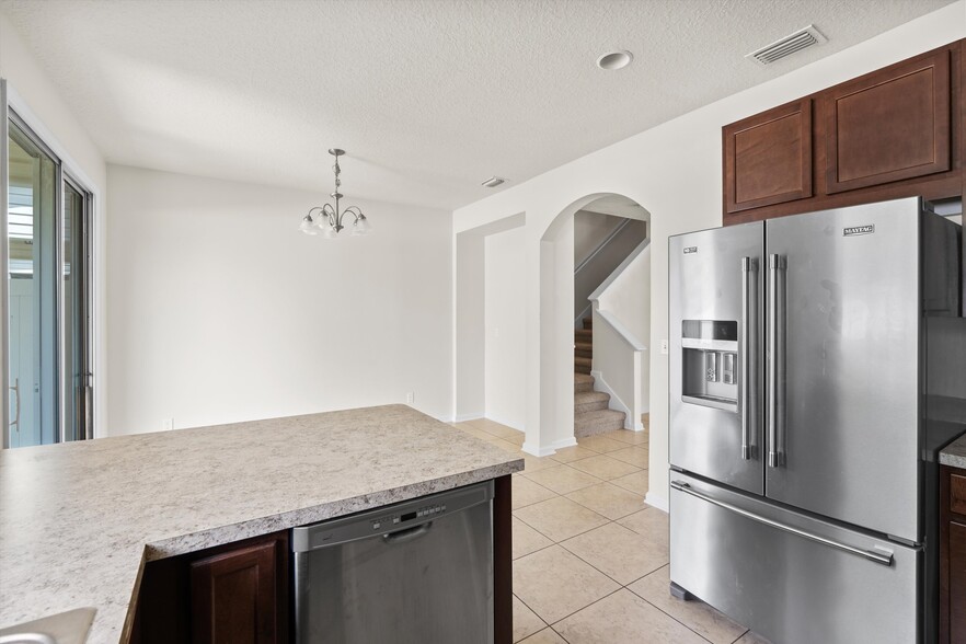 Building Photo - 3851 Aubrey Ln