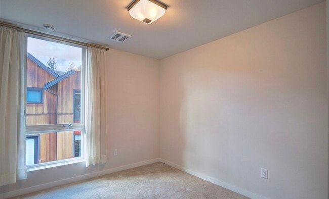 Building Photo - 6546 32nd Ave NE