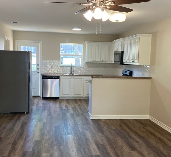 Building Photo - 1004 S Porter Ave