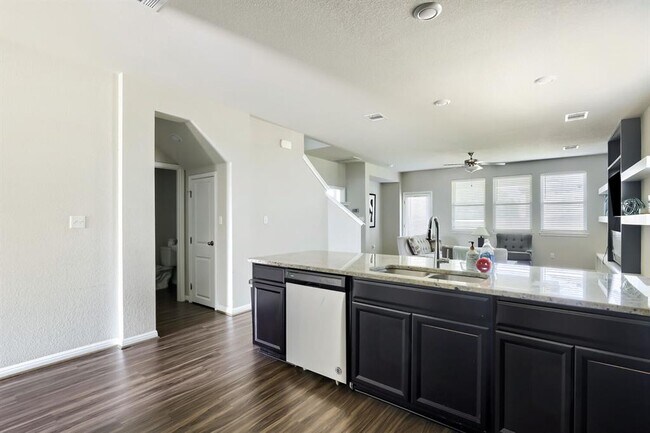 Building Photo - 5547 Bellissima Way