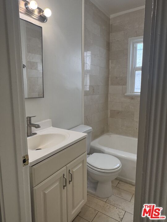 Building Photo - 137 Crescent Dr