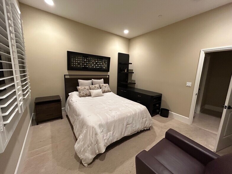 Building Photo - 23500 Park Sorrento