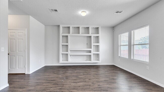 Building Photo - FREEDOM HILLS