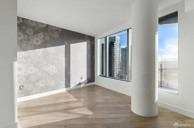 Building Photo - 201 Folsom St