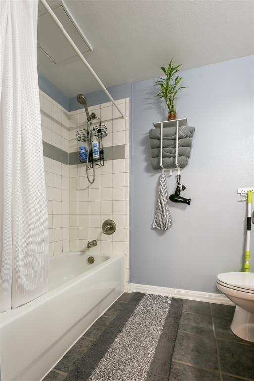 Building Photo - 2502 Leon St