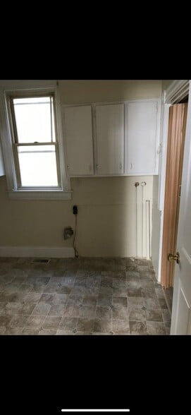 Building Photo - 604 Walnut Ave