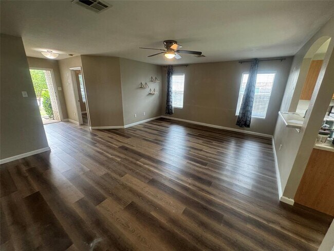 Building Photo - 108 Mesa Dr