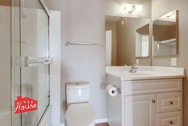 Building Photo - 825 Mola Vista Way