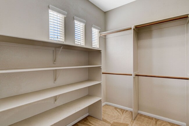 Building Photo - Summerlin Home - 3 Bedrooms + Small Loft +...