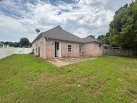 Building Photo - 1933 Garden Leaf Dr