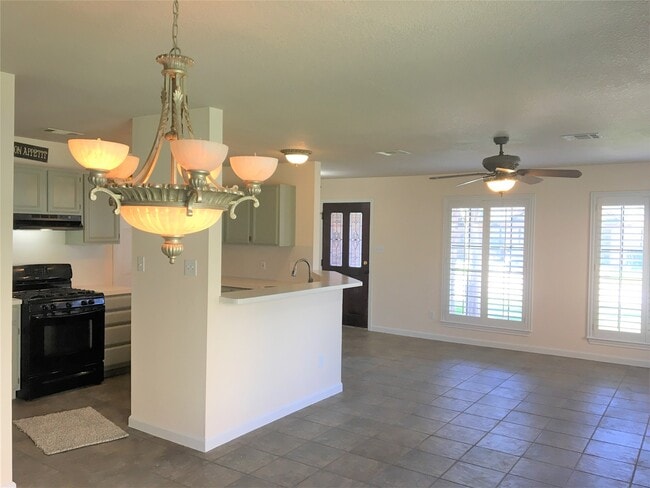 Building Photo - 12944 Orion Ct E