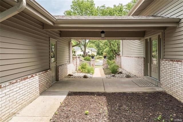 Building Photo - 429 Londondary Dr