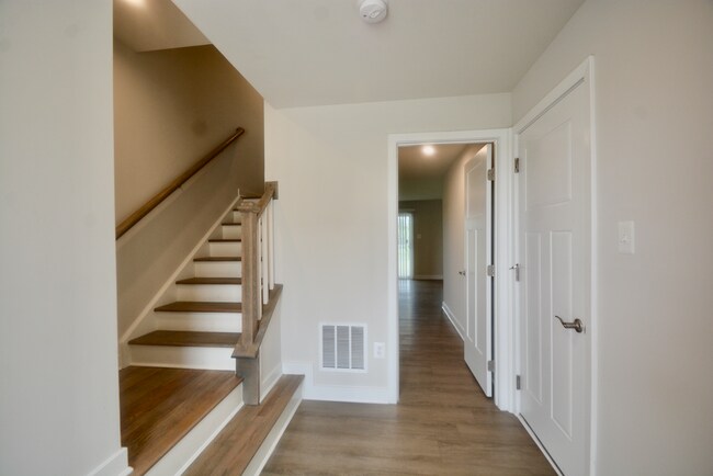 Building Photo - 126 Fletcher Cir