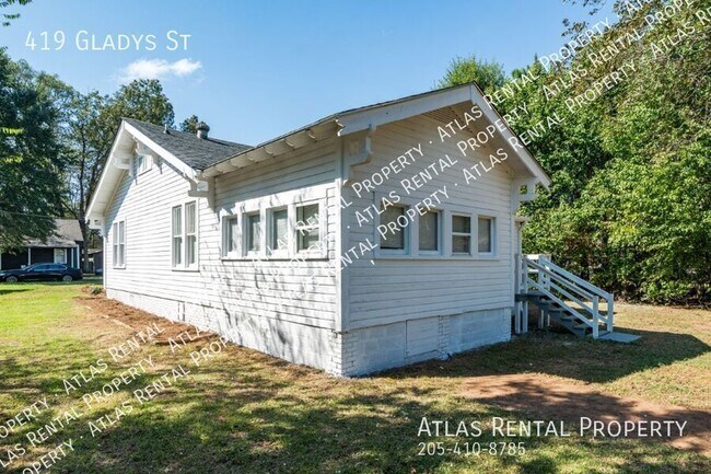 Building Photo - 419 Gladys St