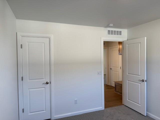 Building Photo - 2468 Heather Rd