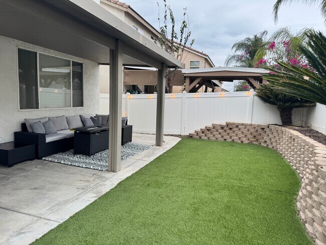 Building Photo - 297 Mildred St