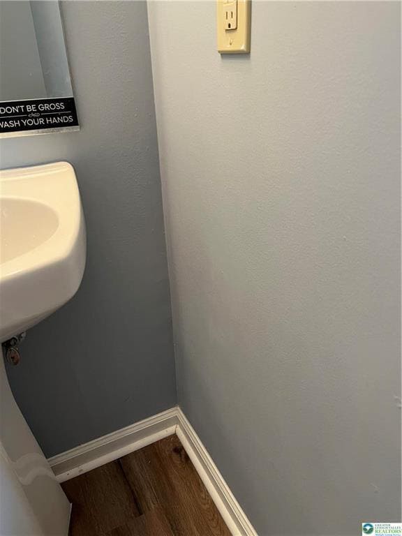 Building Photo - 338 S Oak St