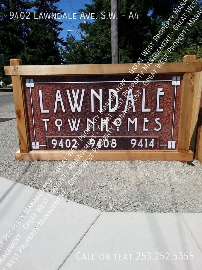 Building Photo - 9402 Lawndale Ave SW