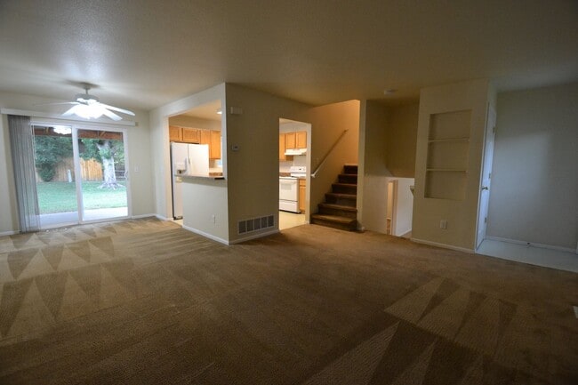Building Photo - Corner Lot 4 Bedroom With AC!