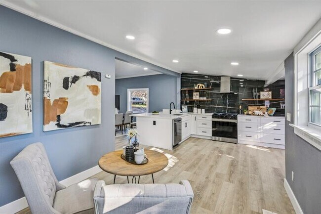 Building Photo - 1504 Hardin Ave