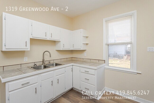 Building Photo - 1319 Greenwood Ave