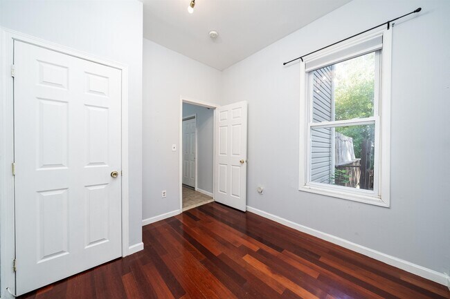 Building Photo - 126 Arlington Ave