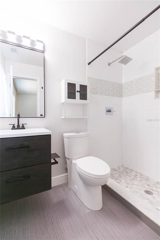 Building Photo - 2307 Lincoln Ct