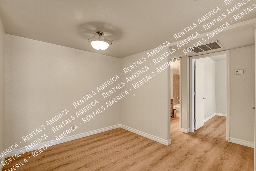 Building Photo - 4310 Sandy River Dr